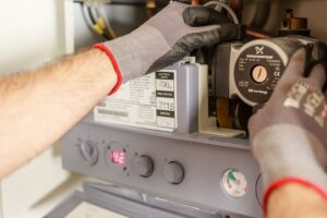 Pompe à chaleur ou chaudière quel système choisir pour respecter la RE2020